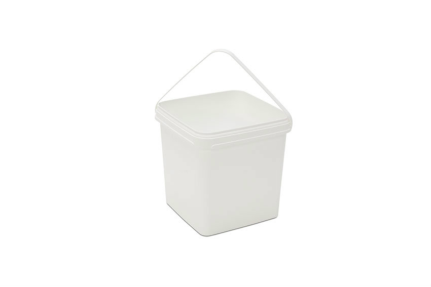 Seau carre - 5,5l - avec support plastique - sans couvercle 